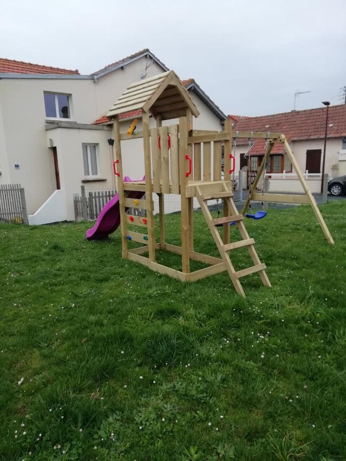 Jolie Maison A 200 M Des Plages Du Debarquement Saint-Aubin-Sur-Mer (Calvados) Exterior foto